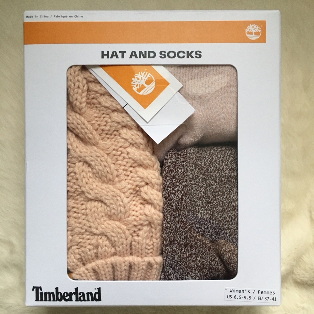 NIB Timberland Knit Hat and Socks Set